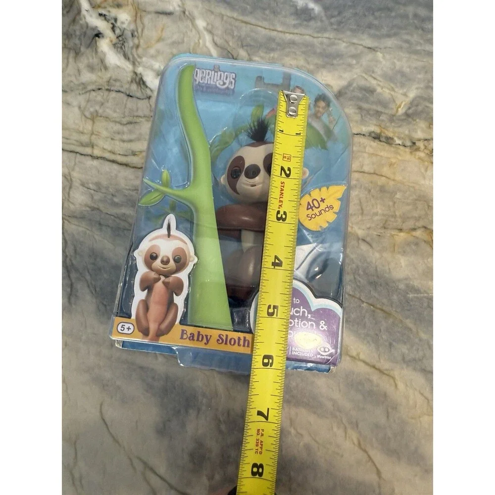 Fingerlings Baby‎ Sloth Kingsley Interactive Baby Pet by WowWee 40+ Sounds 2016